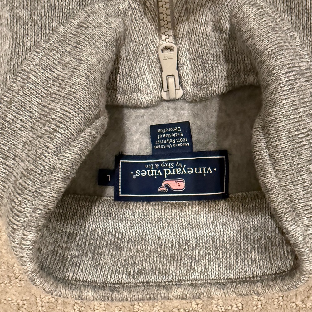 Men’s L Vineyard Vines vest
